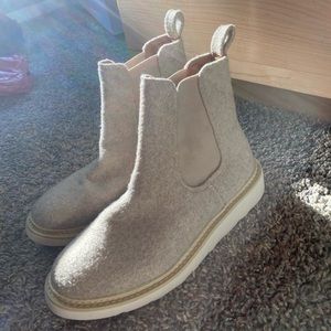 Universal Thread - “Dawn” Chelsea boots